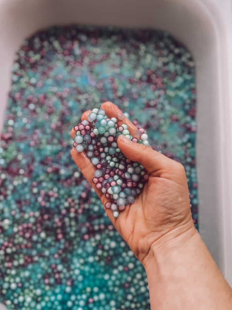 Orbeez giant easy DIY. How to make GIANT Orbeez at home. Giant orbeez -  foam bath. 